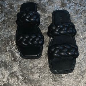 Chunky Braided strap style H&M sandal sz37 black